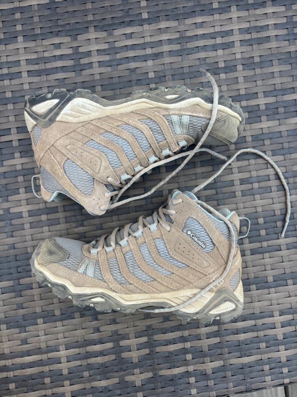 Columbia Armitage Lane Mid Waterproof Hiking Boots Womens 6.5